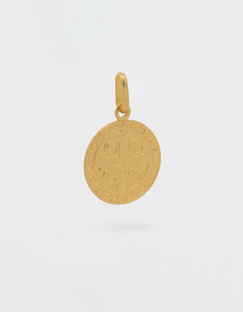 Dije medalla San Benito en oro amarillo de 18k