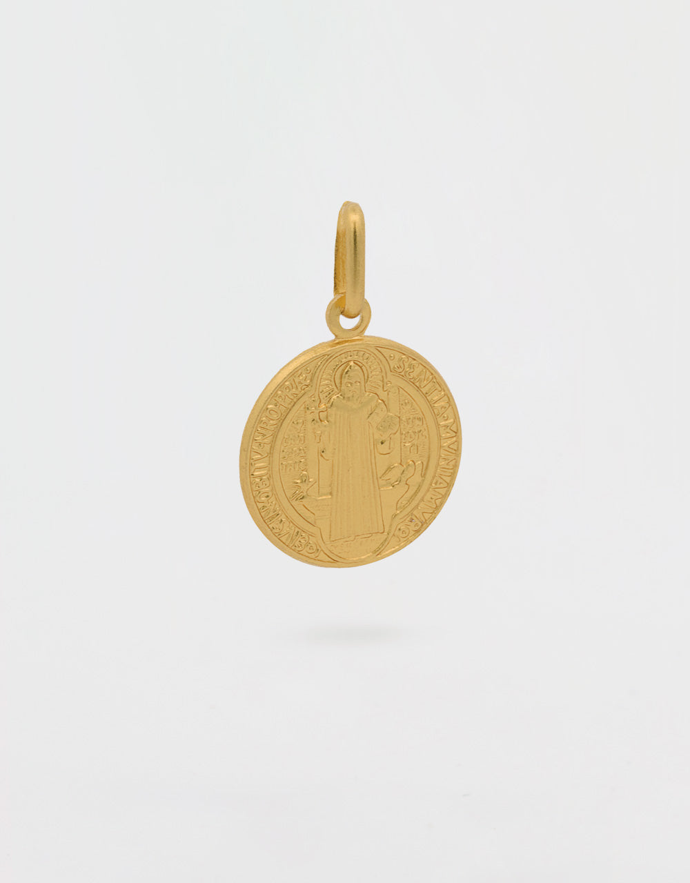 Dije medalla San Benito en oro amarillo de 18k