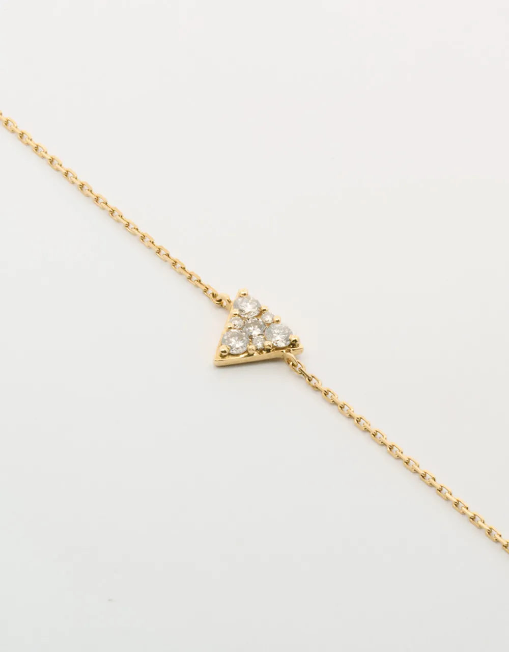 Pulsera triángulo de diamantes en oro amarillo de 18k