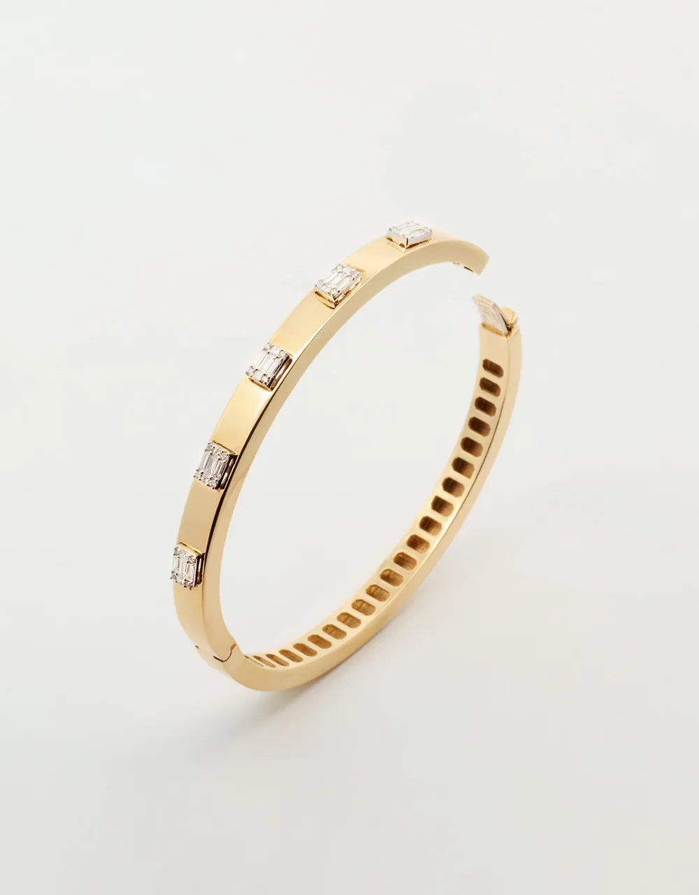 Pulsera brazalete de diamantes en oro amarillo 18k