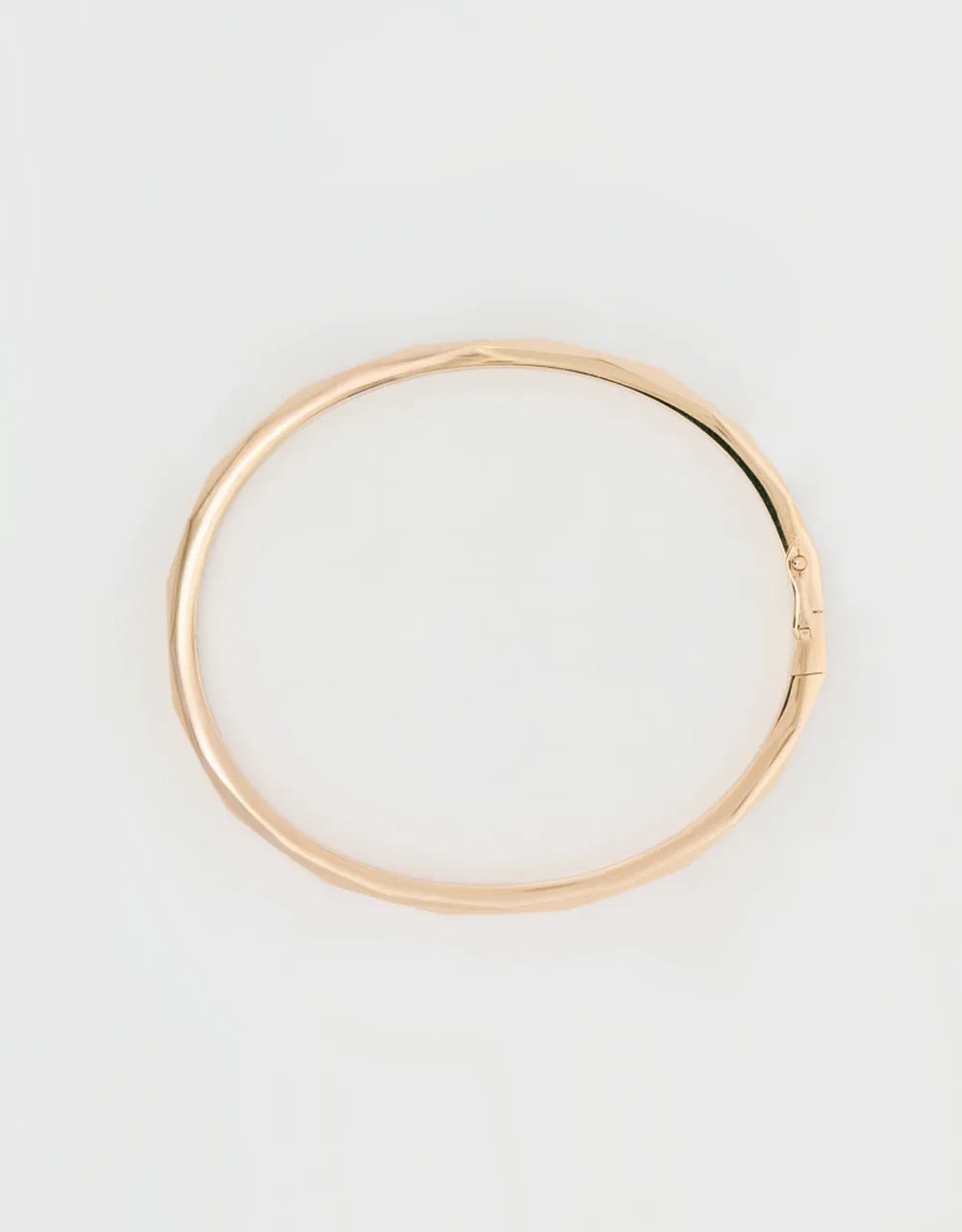 Pulsera brazalete en hexágono de diamantes en oro rojo 18k