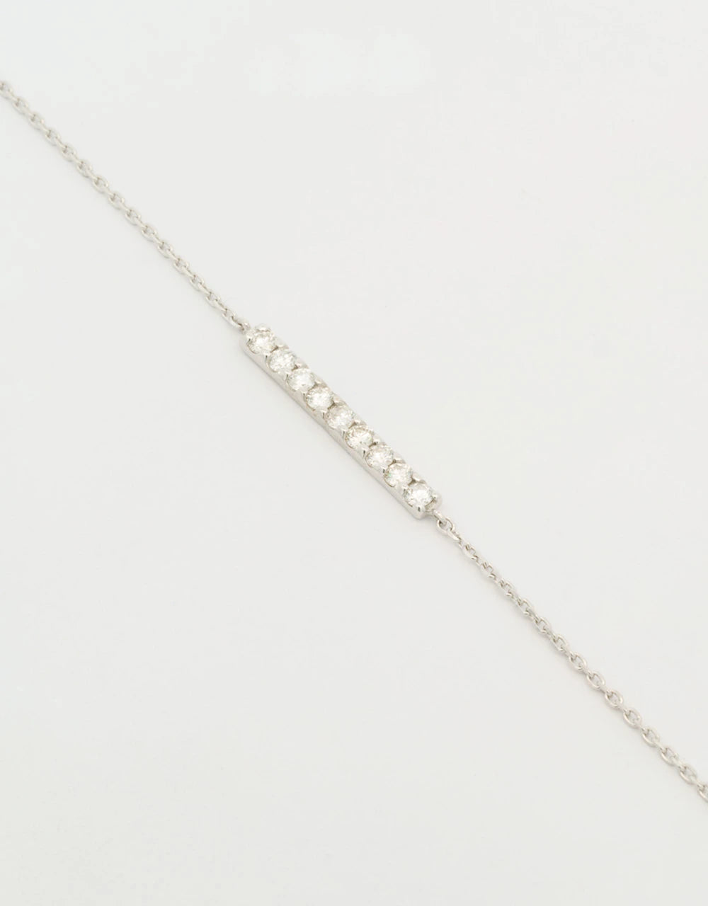 Pulsera barra de diamantes en oro blanco de 18k