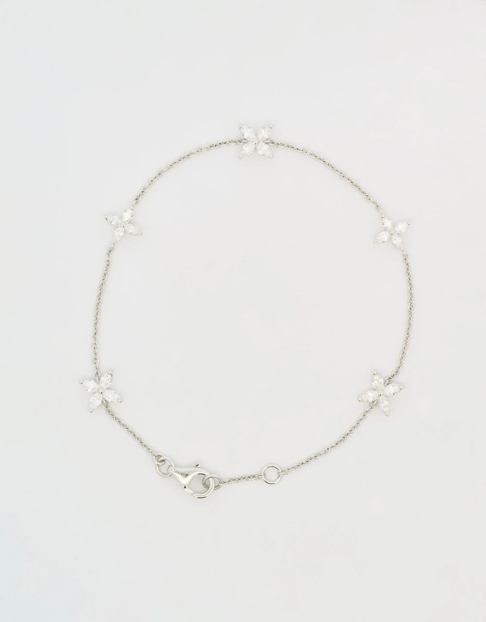 Pulsera de flores de diamantes en oro blanco de 18k